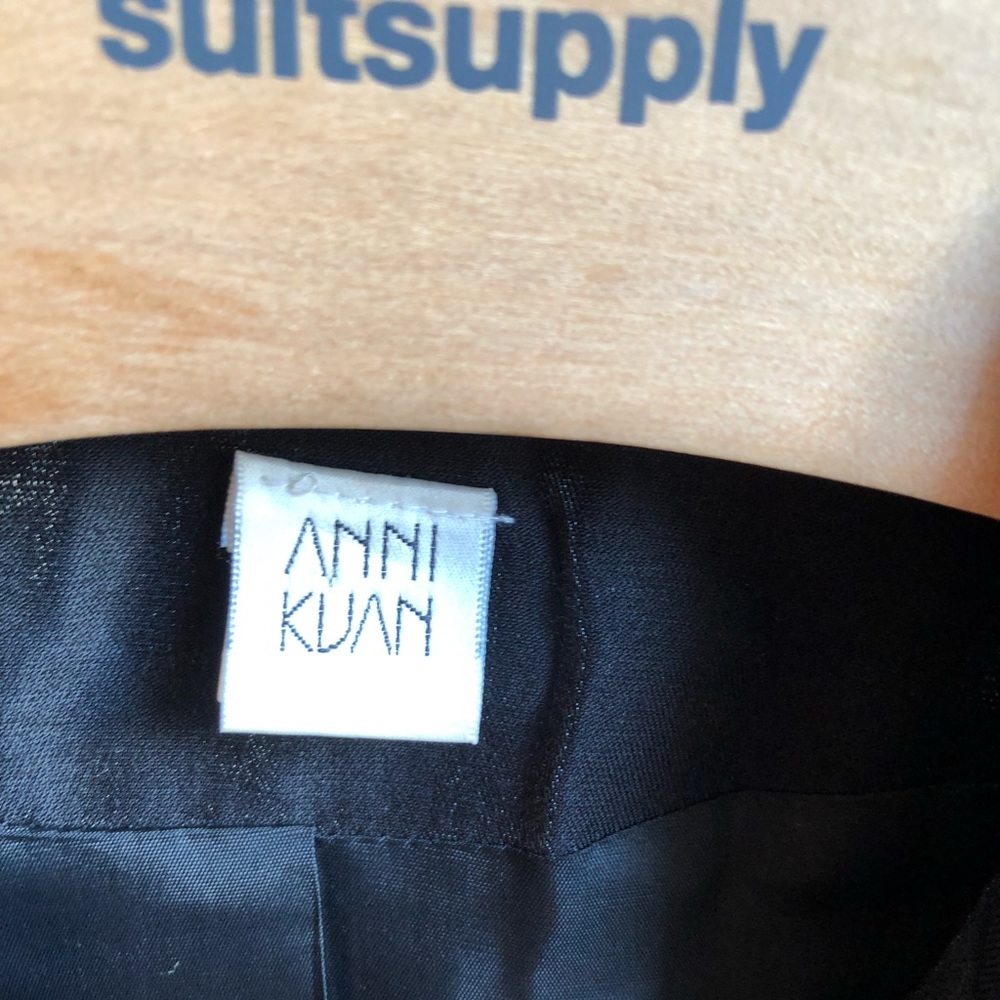 Anni Kuan suit. Top only